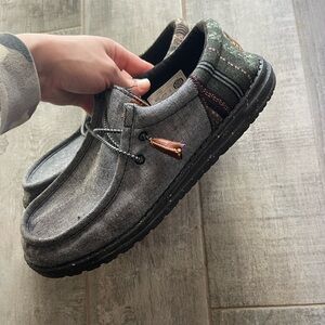 Men’s SZ 10 hey dudes